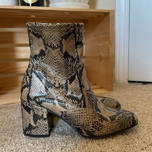 Snakeskin leather Franco Sarto heeled boots, size 8.5.